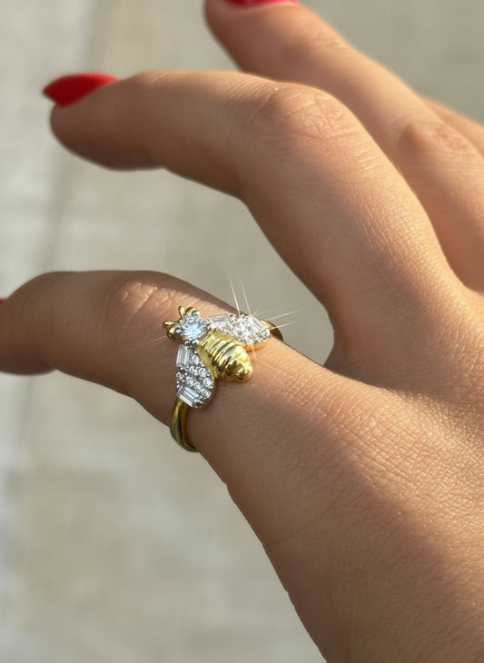 Bee little finger ring