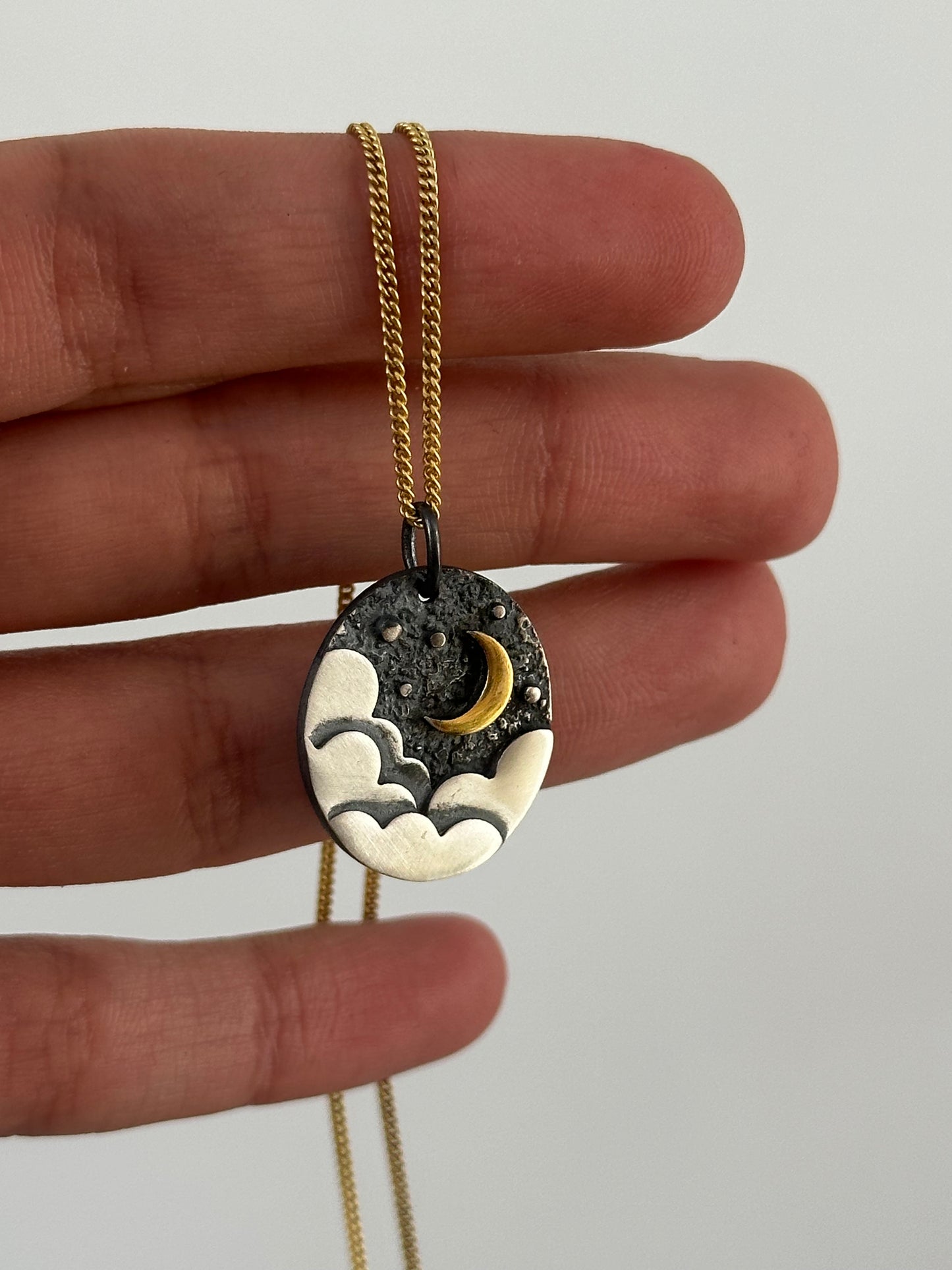The 925 Amulet Moon necklace