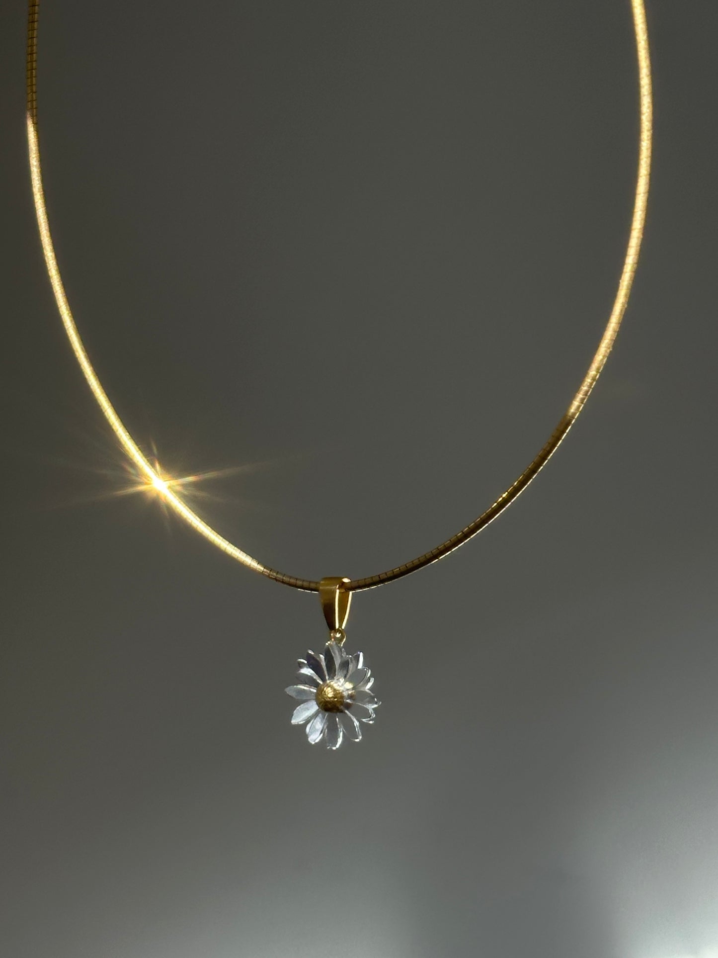 Daisy choker necklace