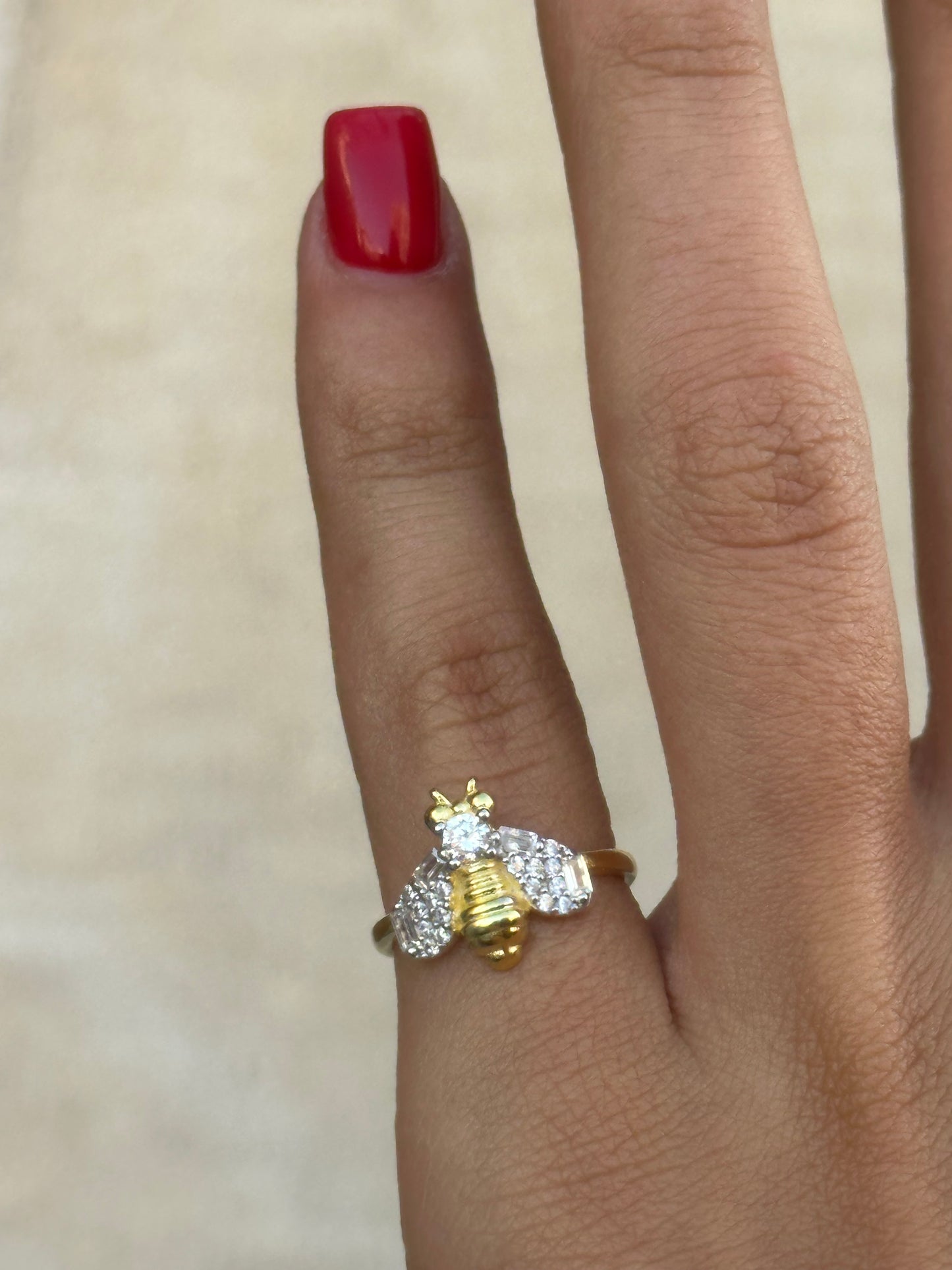 Bee little finger ring