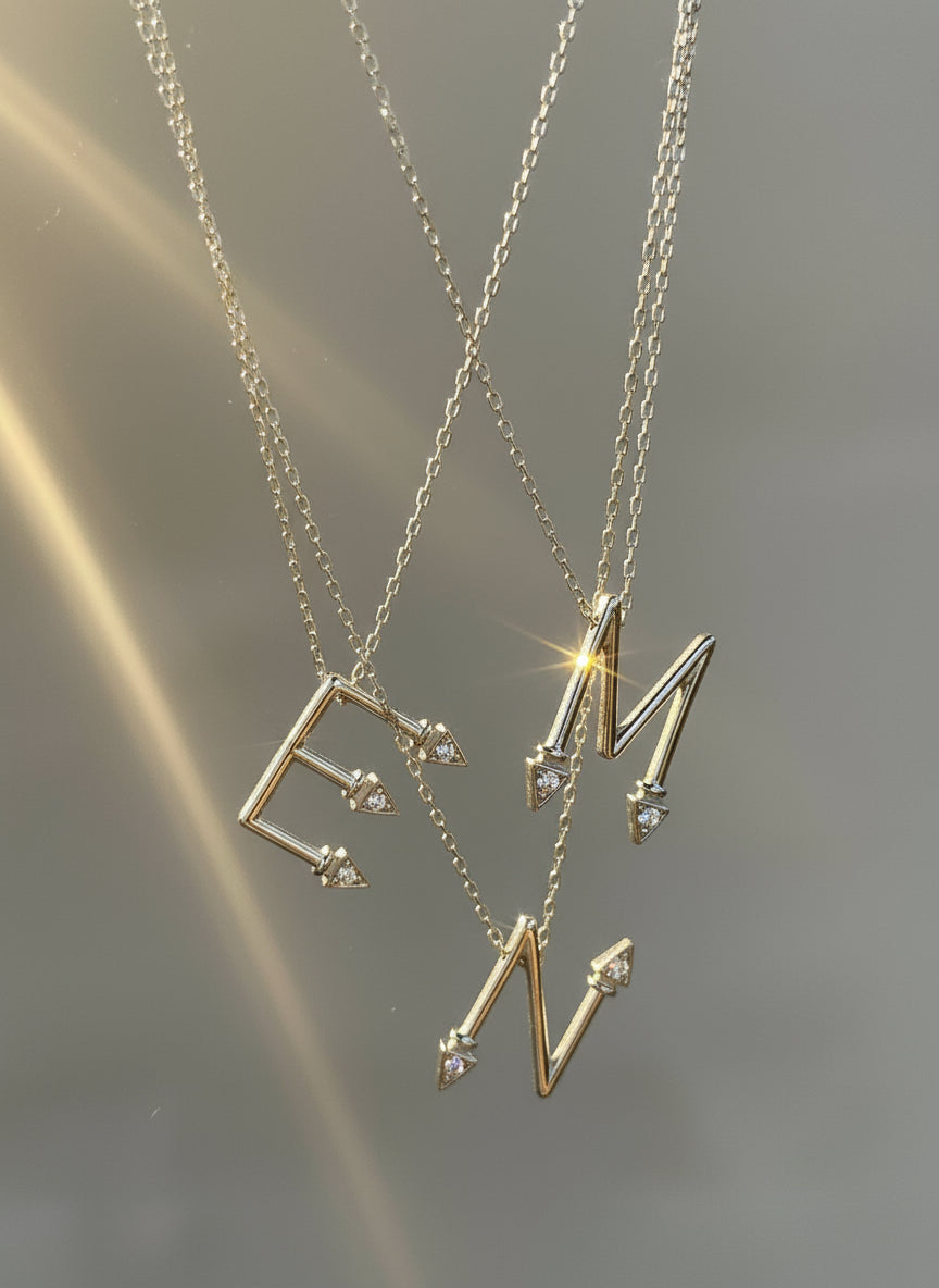 Elegant Letter kolye