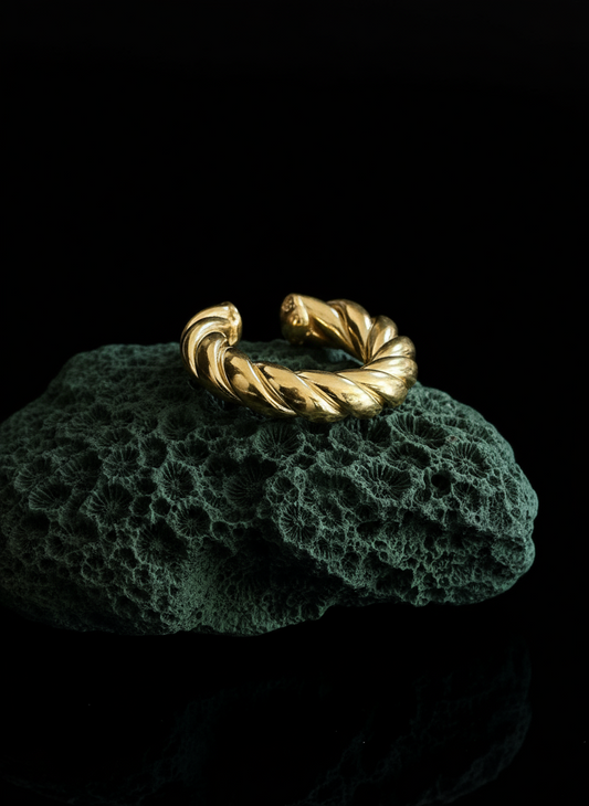 The 925 Twist it Ear Cuff