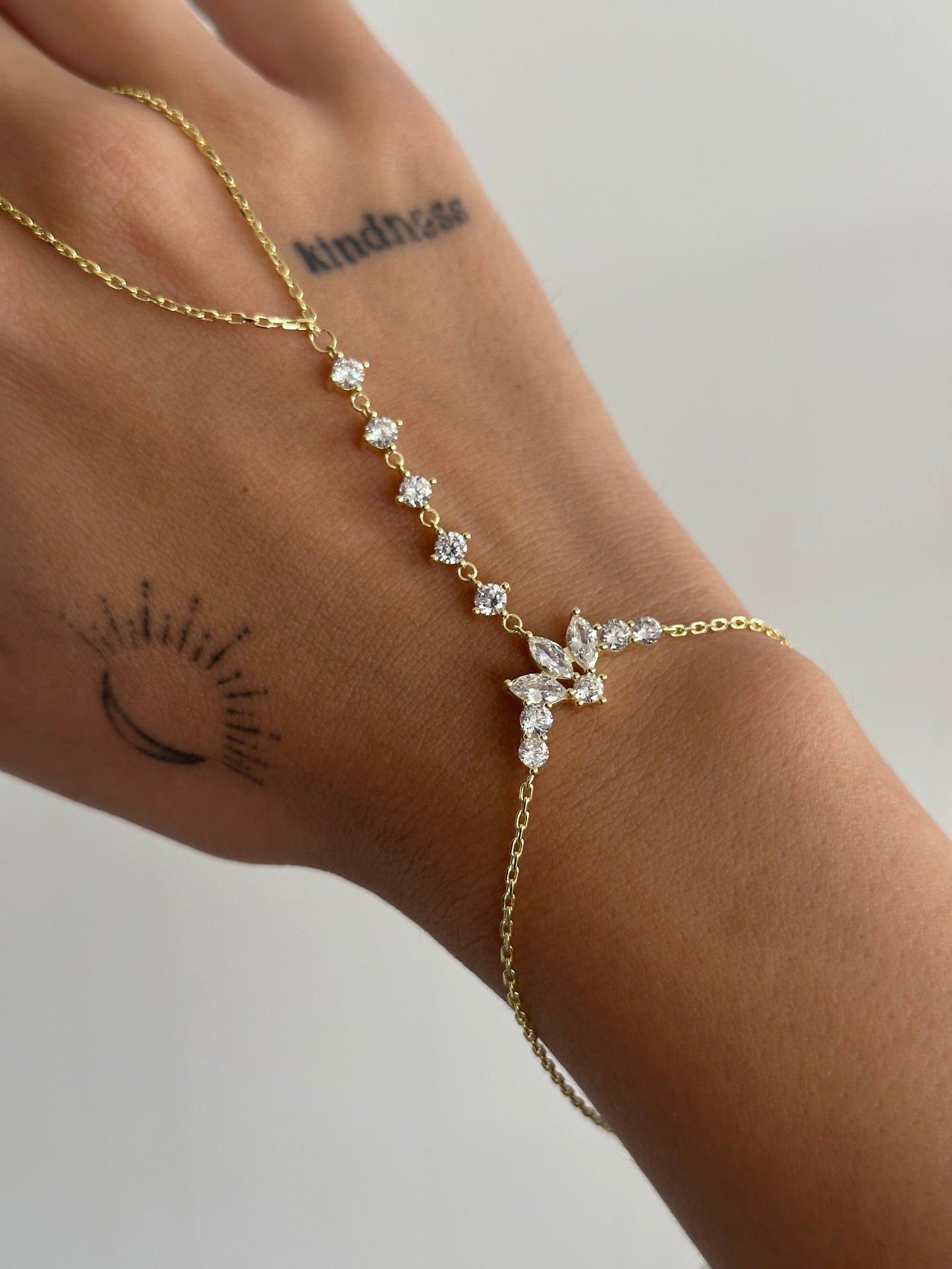 925 Freda Hand Bracelet
