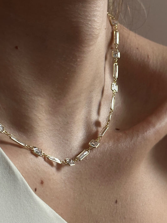 Irregular zirconia kolye