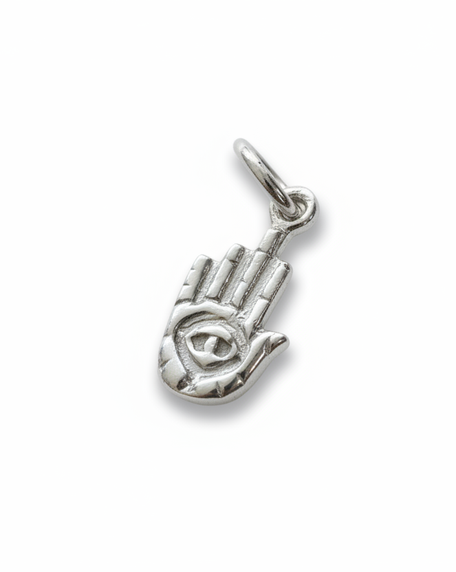 Fatıma'nın Eli charm