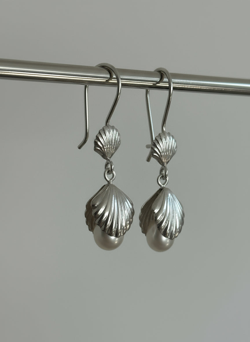 Shelora earrings