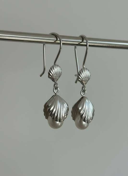 Shelora earrings