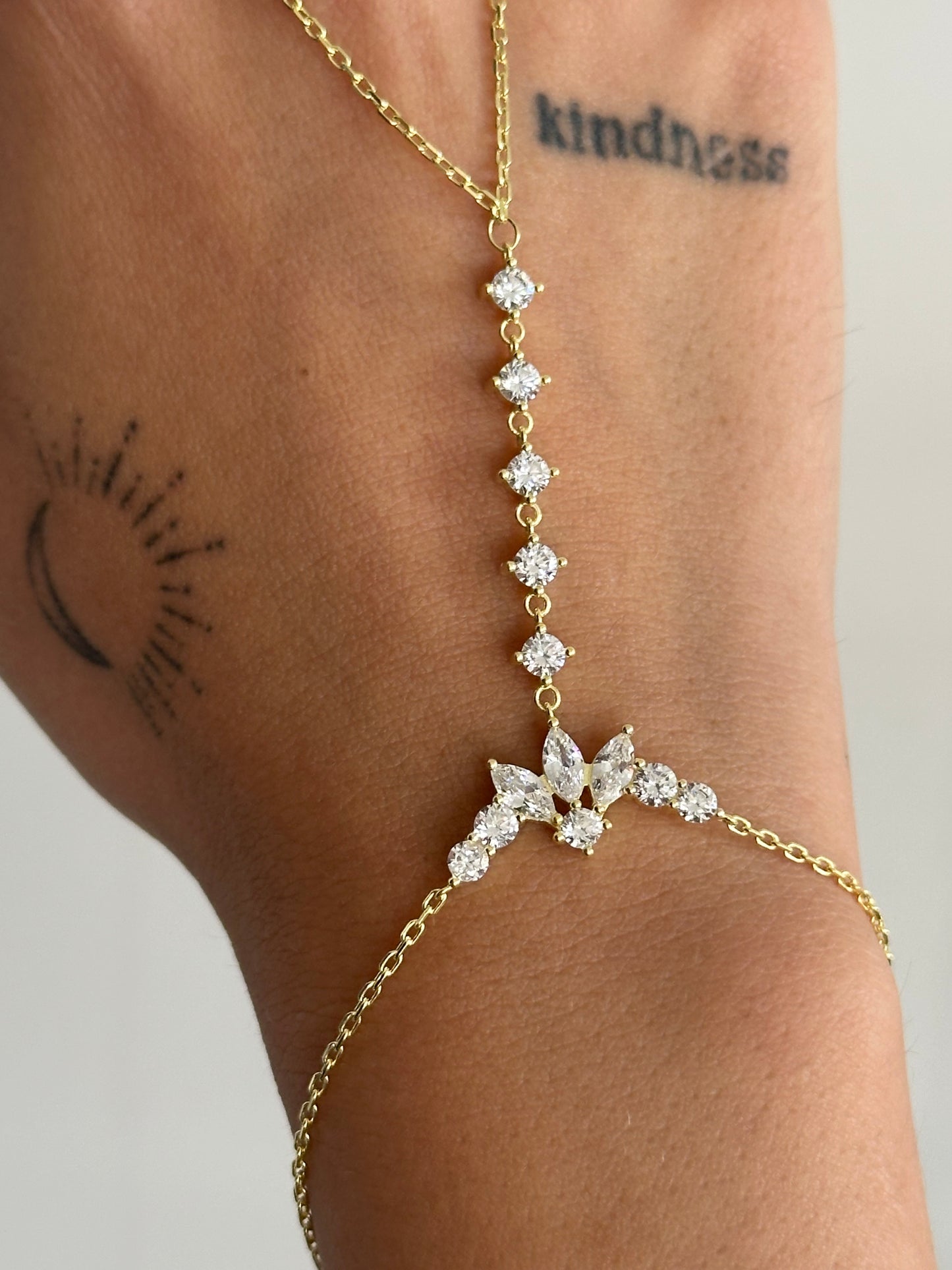 925 Freda Hand Bracelet
