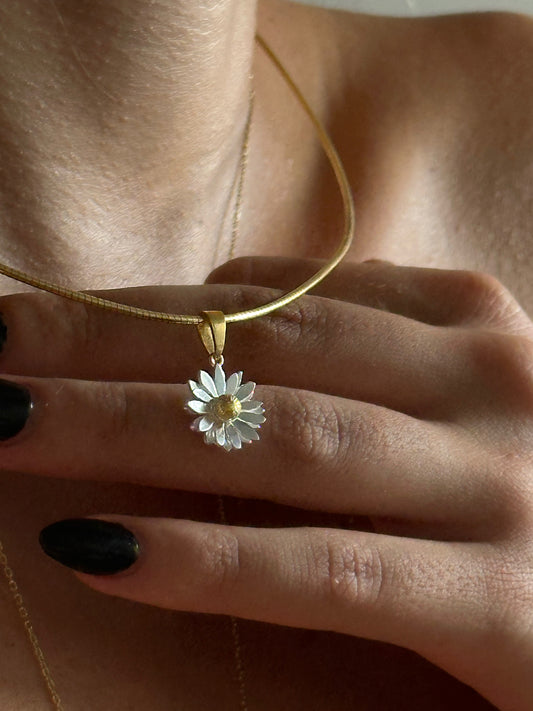 Daisy choker necklace