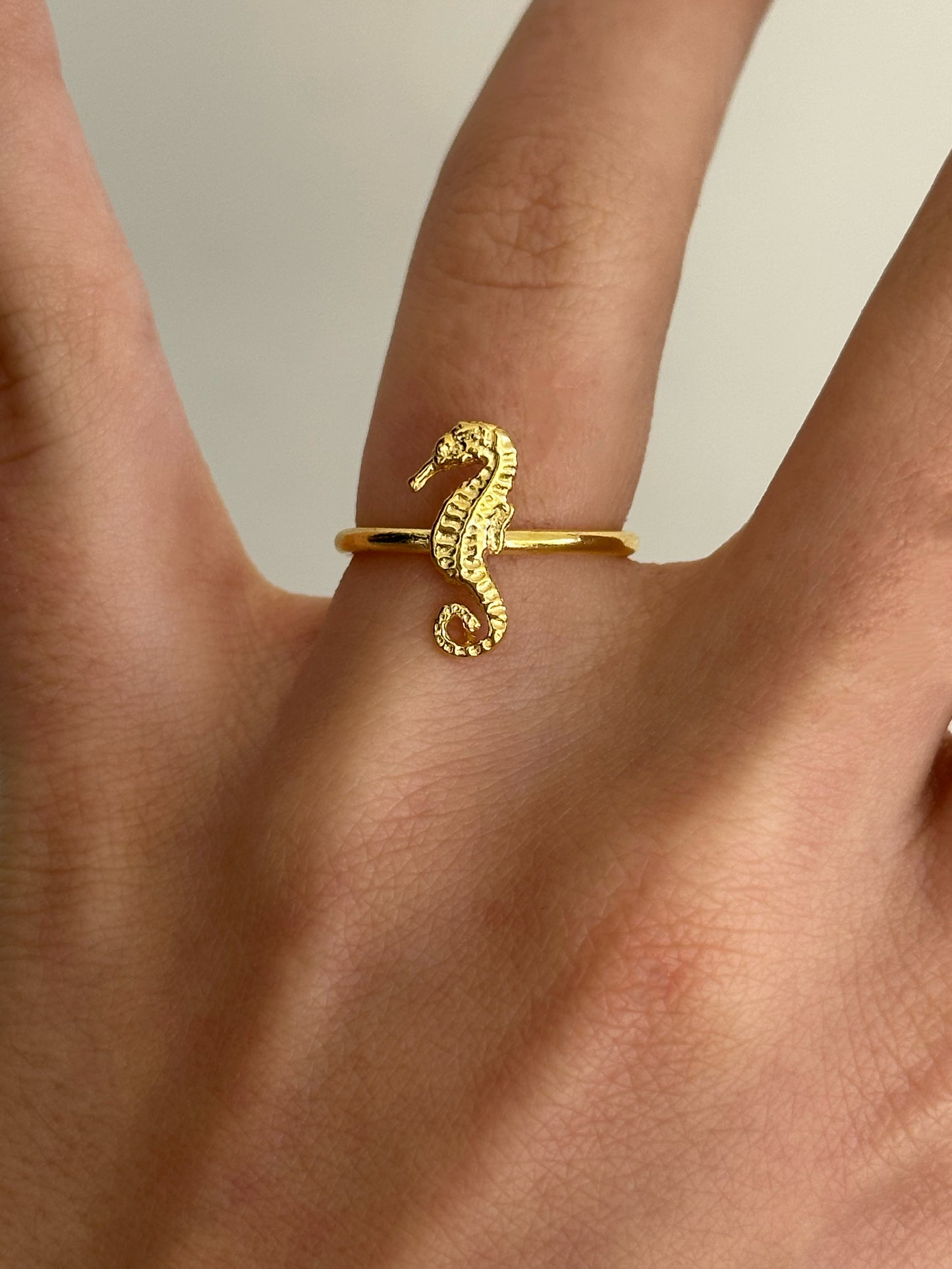 925 Tiny Sea Horse Ring