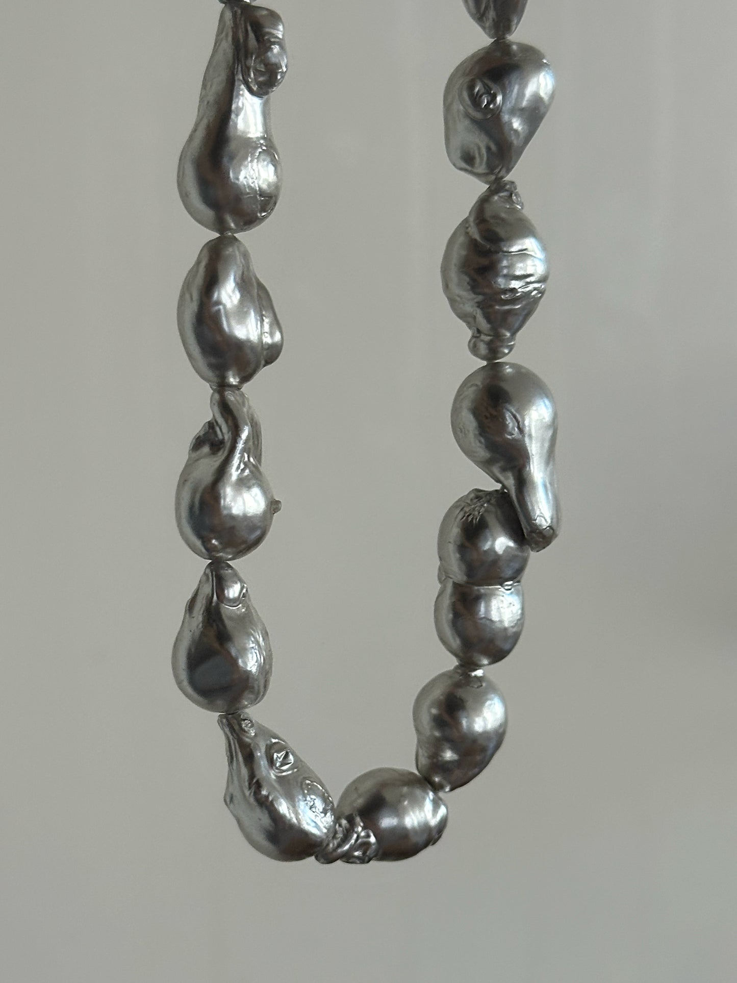 Moltena pearl necklace