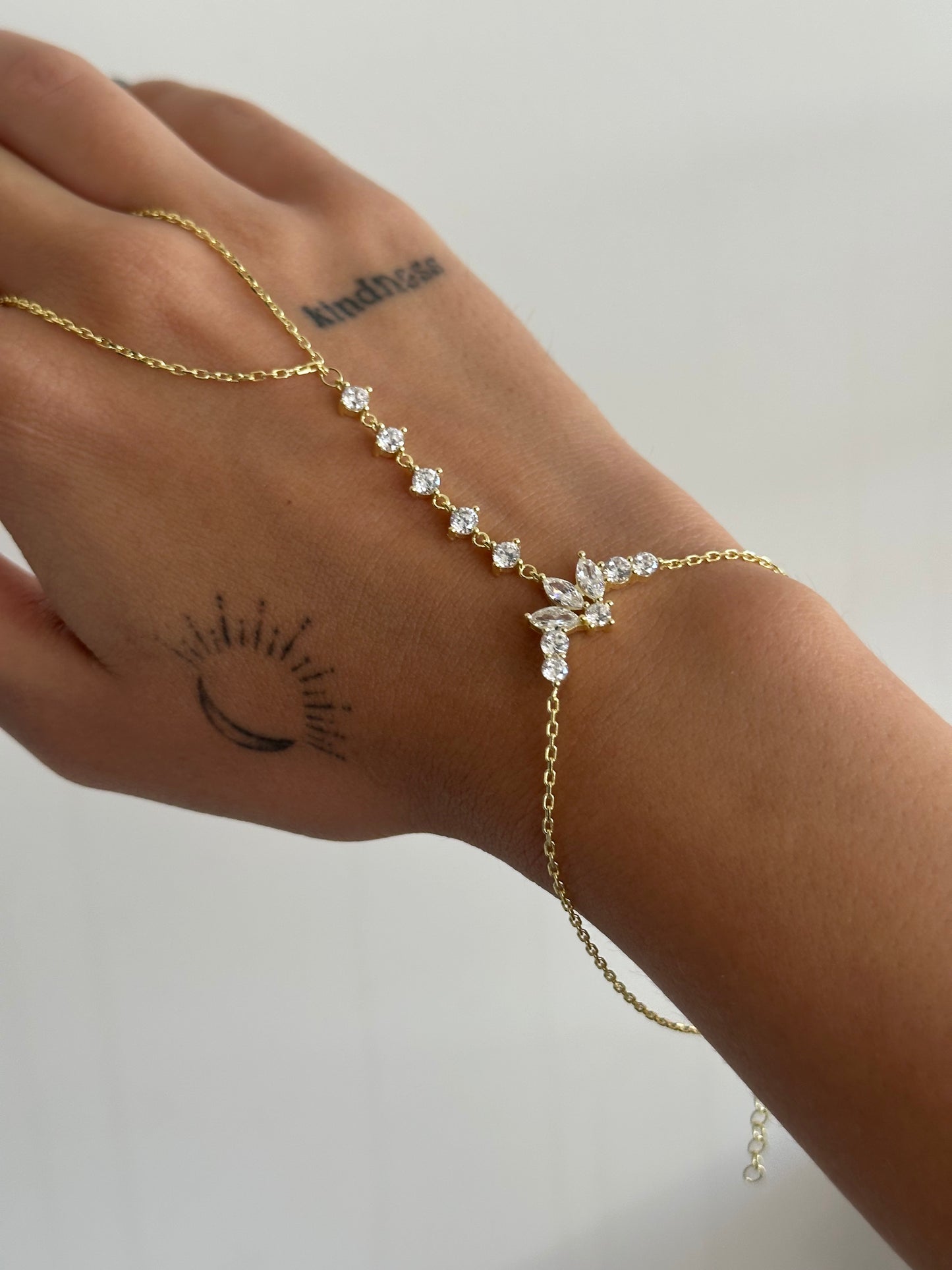 925 Freda Hand Bracelet