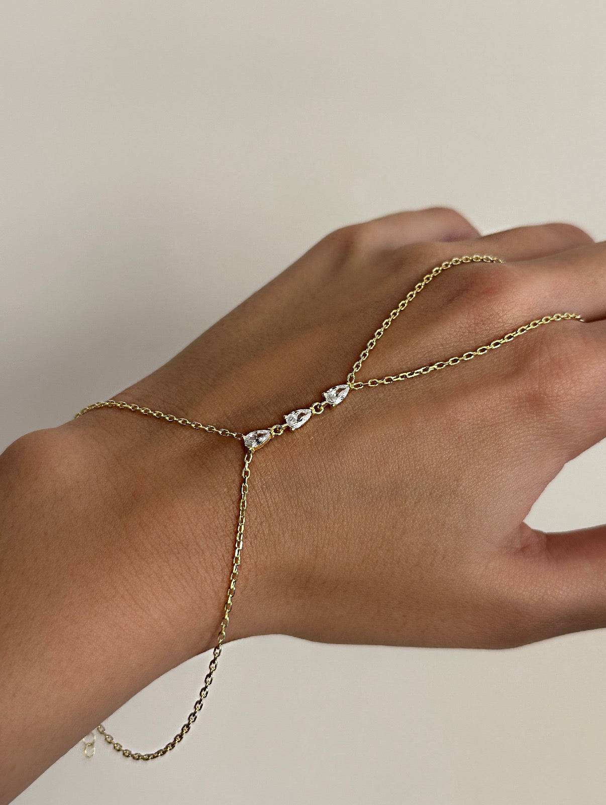 925 Leila Hand Cuff