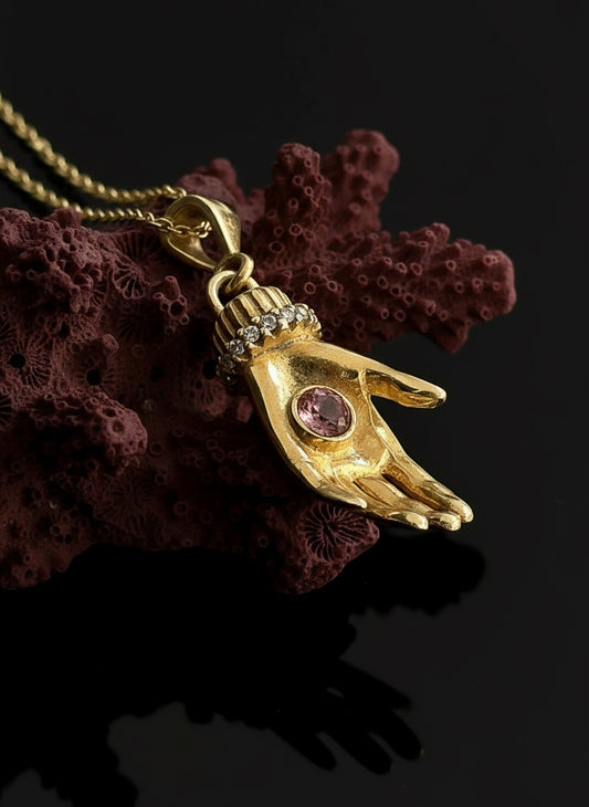The 925 Mystic Hand necklace
