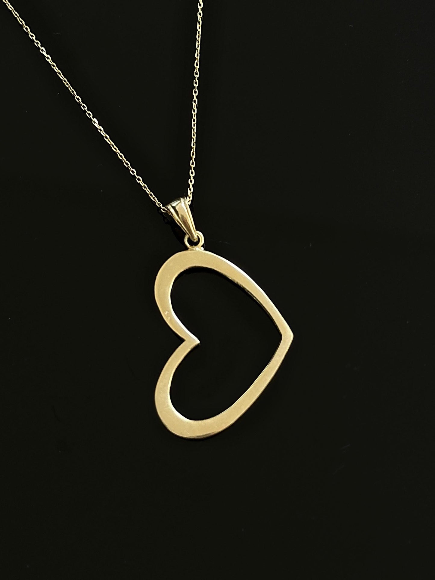 The 925 Pure Heart necklace