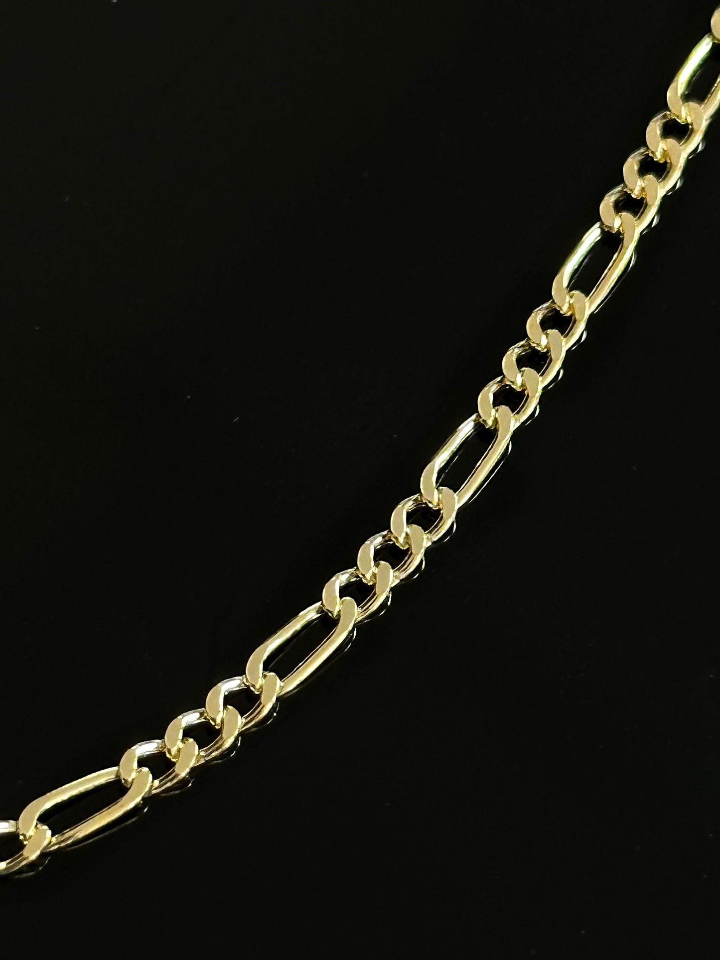 The 925 Figaro chain