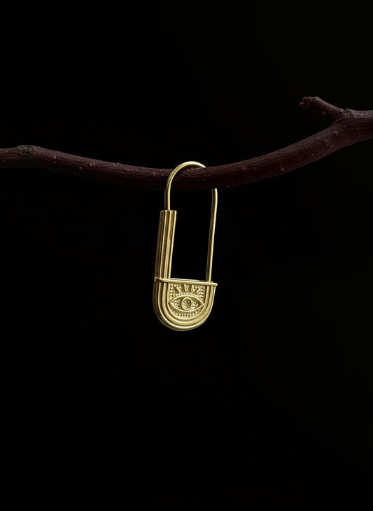 The 925 “Eyes on you” earring