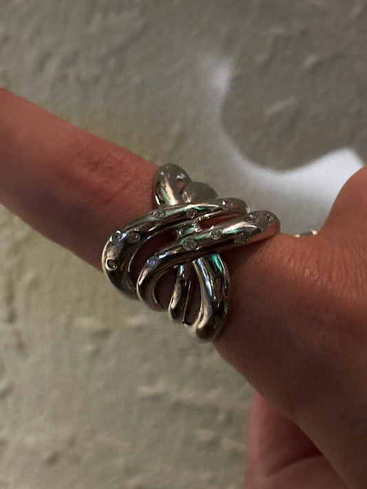 The 925 crab ring