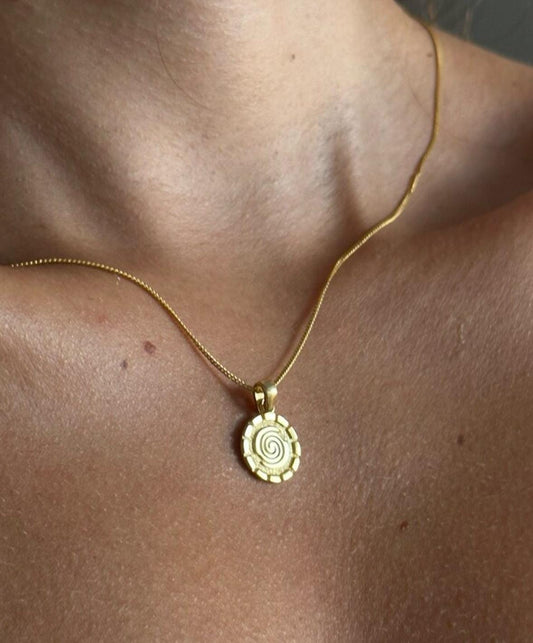 The 925 spiral charm necklace