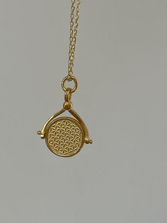 The 925 Rotate Life necklace
