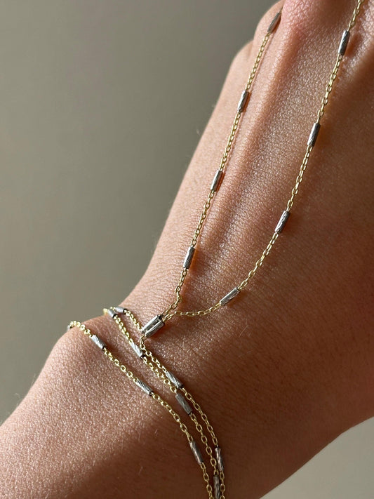 The 925 Daira handcuff