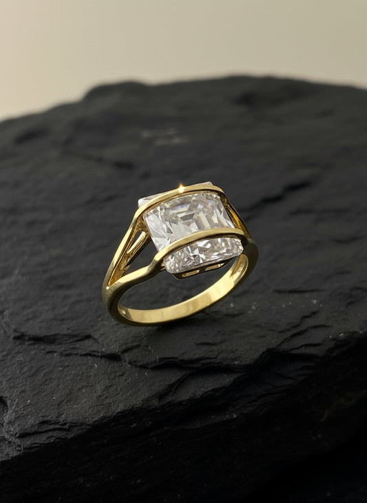 The 925 Golden Hug ring