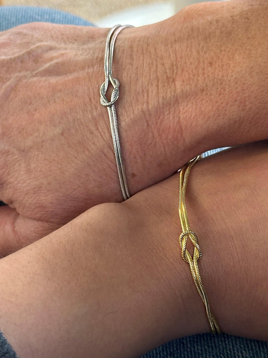 Düğüm çift bilekliği