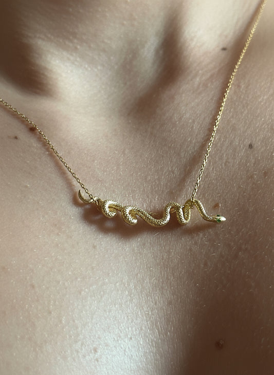 The 925 Vertical B necklace