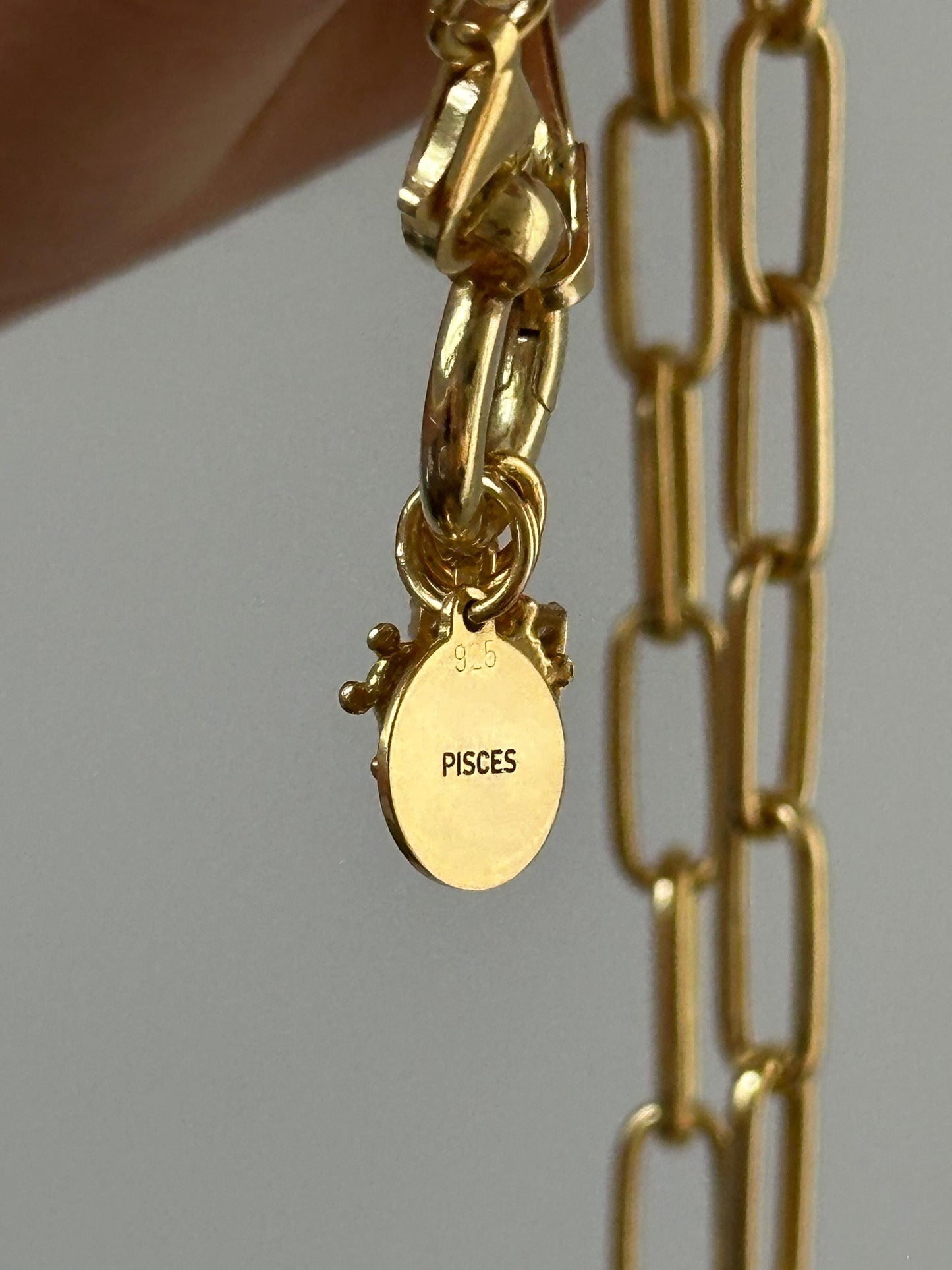 Burç-Aşk-Harf Charm kolye