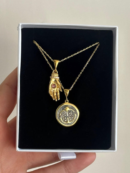The 925 Mystic Hand necklace