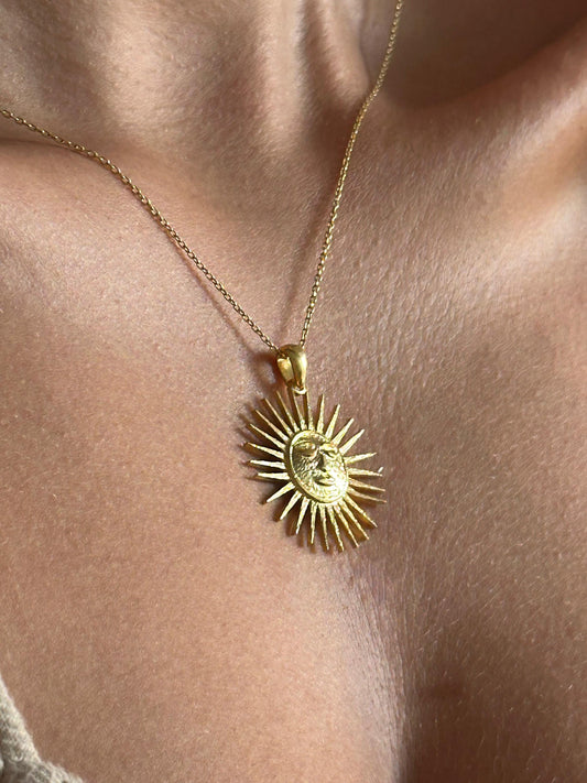 The 925 Sun Loop necklace