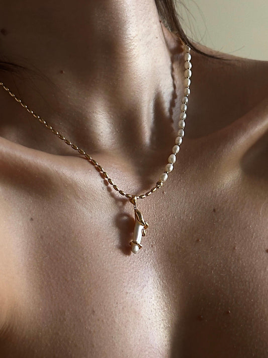 The 925 Pearl Aura necklace