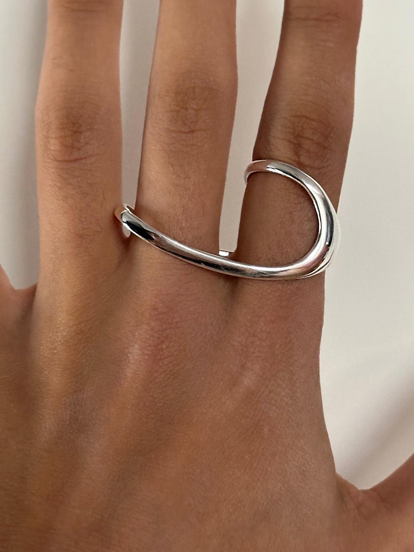 The 925 Two finger Scintilla ring