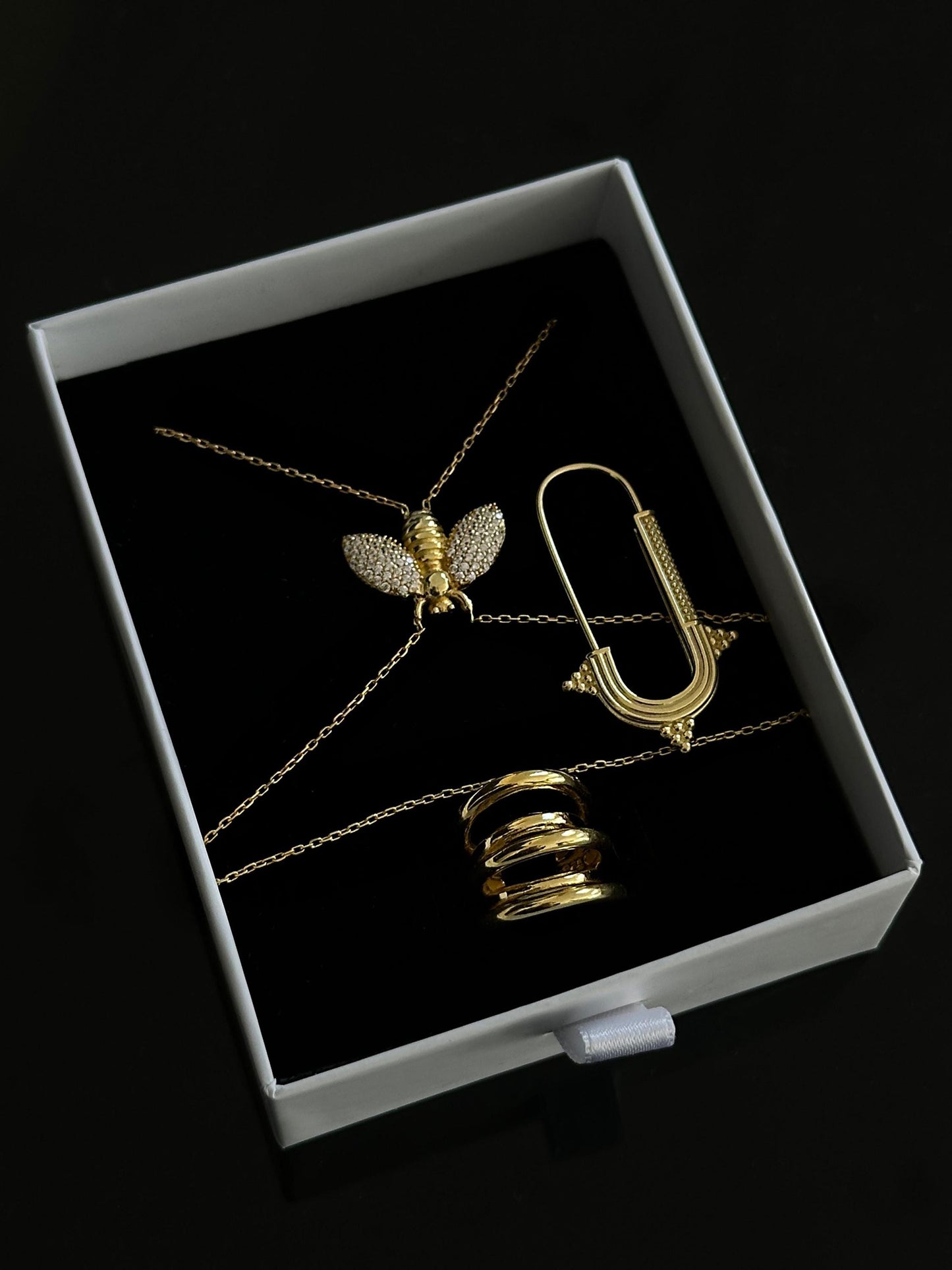 The 925 Bee Handcuff