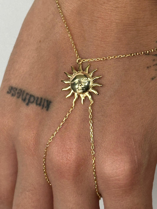 The Sun şahmeran