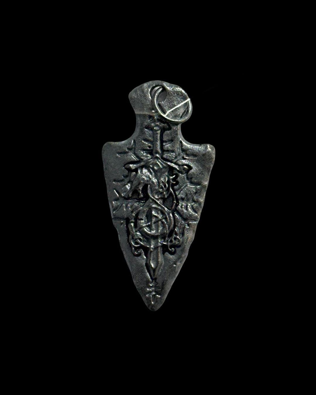 The 925 Knife Sharp necklace