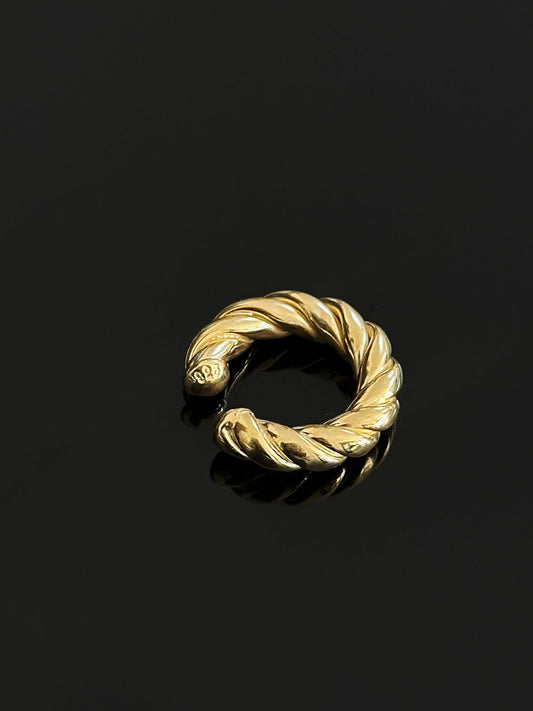 The 925 Twist it Ear Cuff