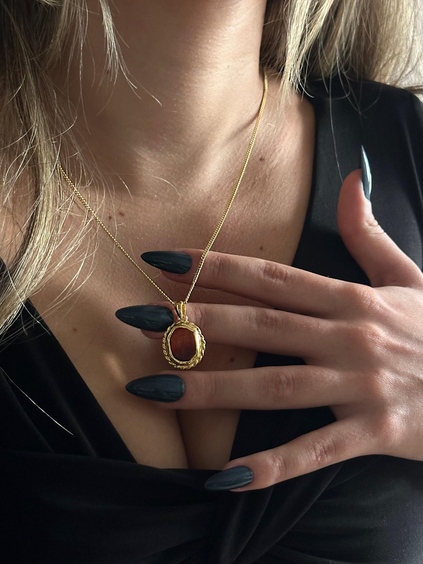 The 925 Vintage Profile Necklace