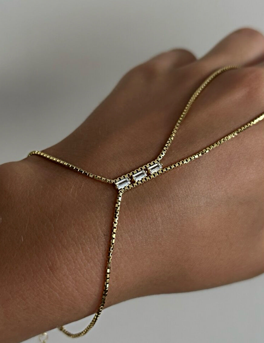 Hand cuff