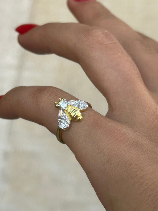 Bee little finger ring