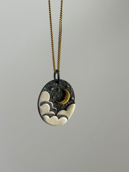 The 925 Amulet Moon necklace