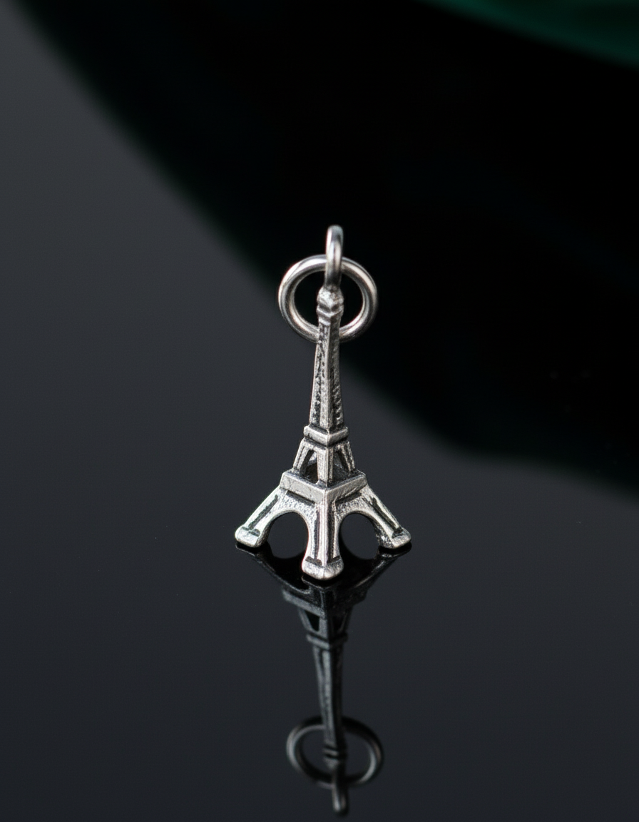 Eiffel Kulesi Charm