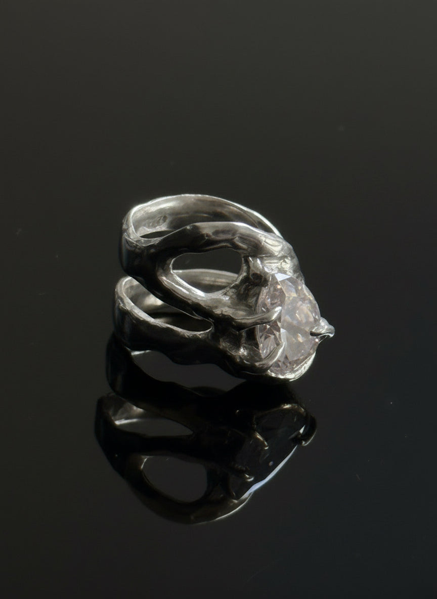 Silent Muse Ring