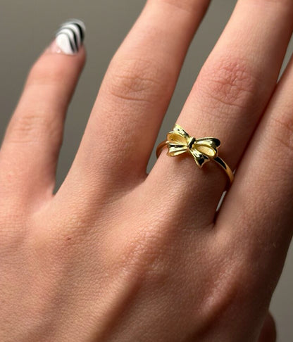 Bowtie ring