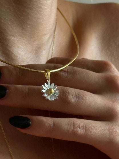 Daisy choker necklace