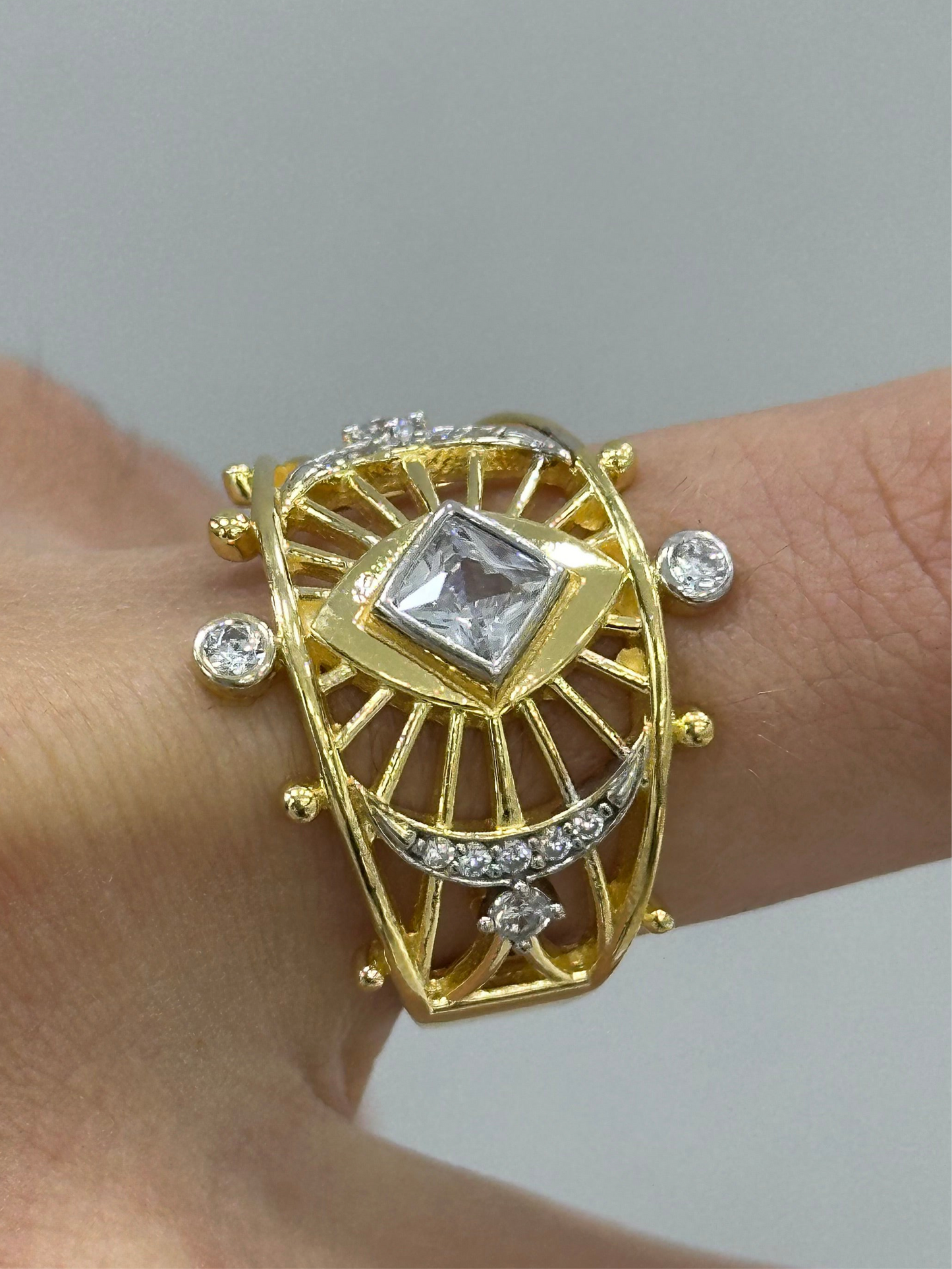 The 925 Hilluma Gaze ring