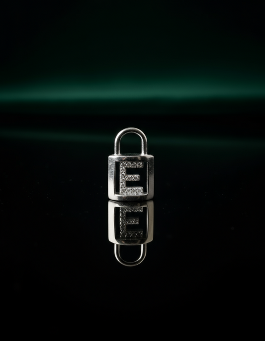 Kilitli Harf charm