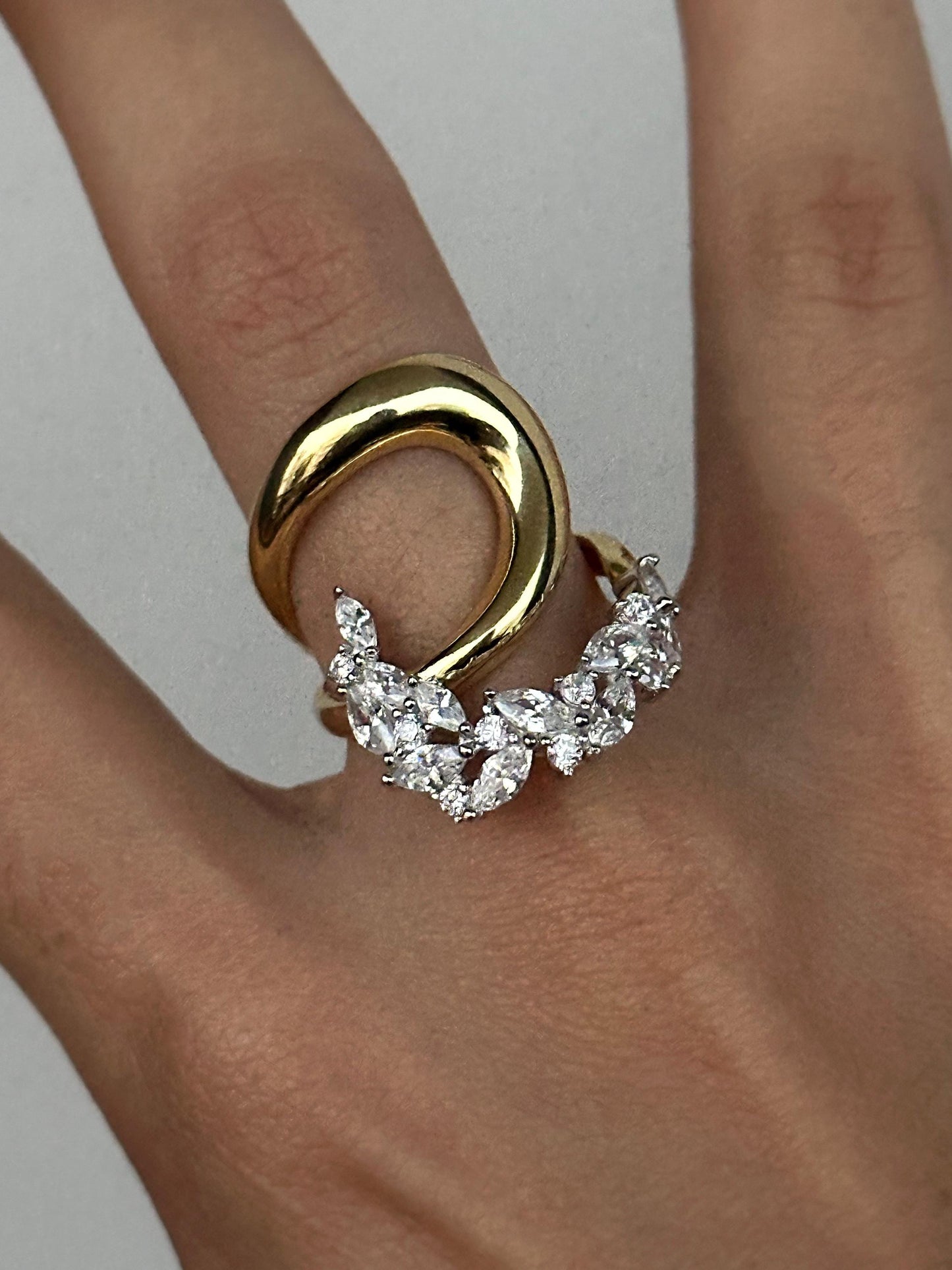 The 925 Elegant Aura ring