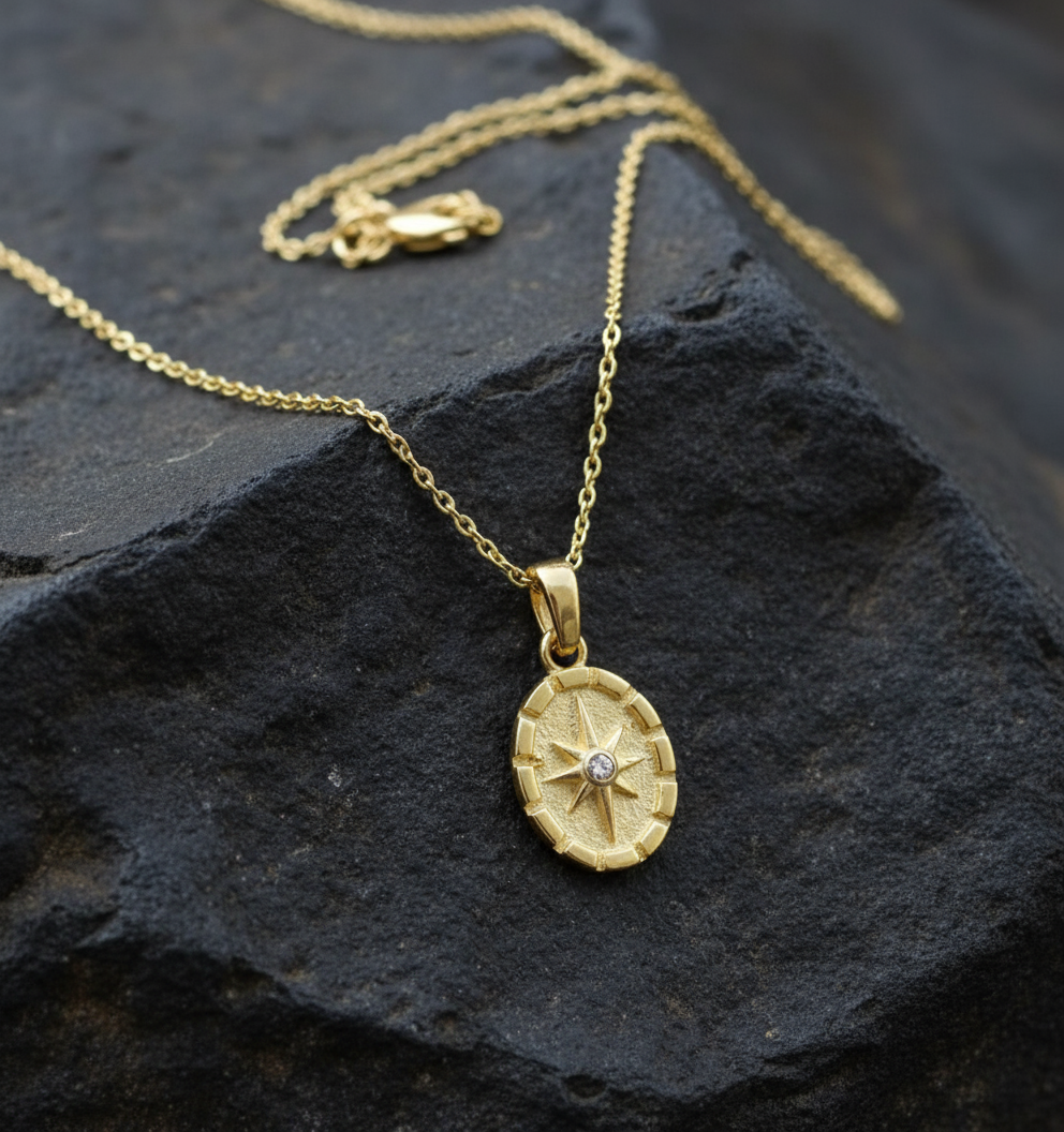 The 925 pole star charm necklace