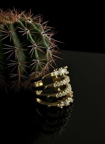 The 925 Elegance Zirconum ear cuff